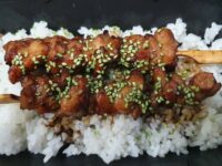 yakitori-poulet-epice-tamasushis-traiteur-japonais-mallemort