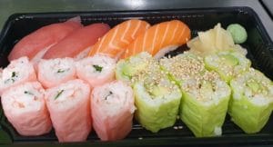 composition-plateau-16-piece-mixte-tamasushis-traiteur-japonais-mallemort