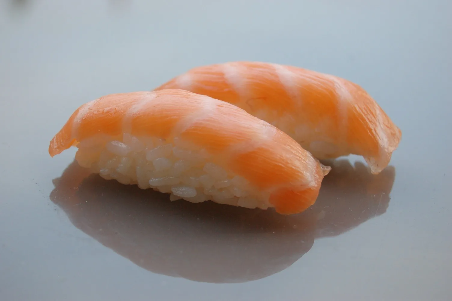 nigiri-sushi-saumon-tamasushis-traiteur-japonais-mallemort